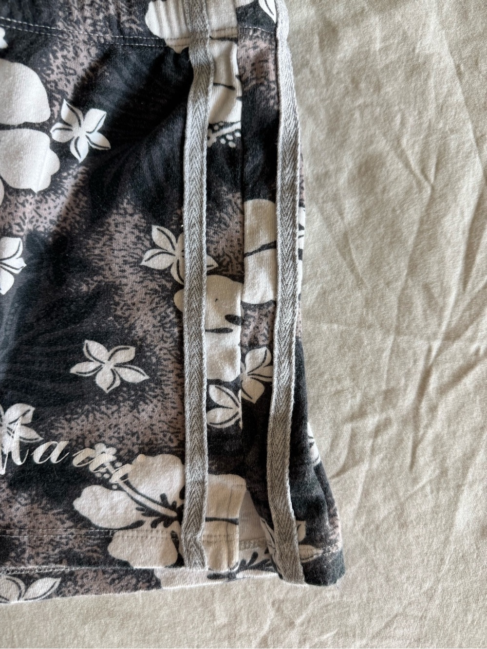 Maui Grey Camisole & Black Floral Sleep Shorts Set - Picture 6 of 16